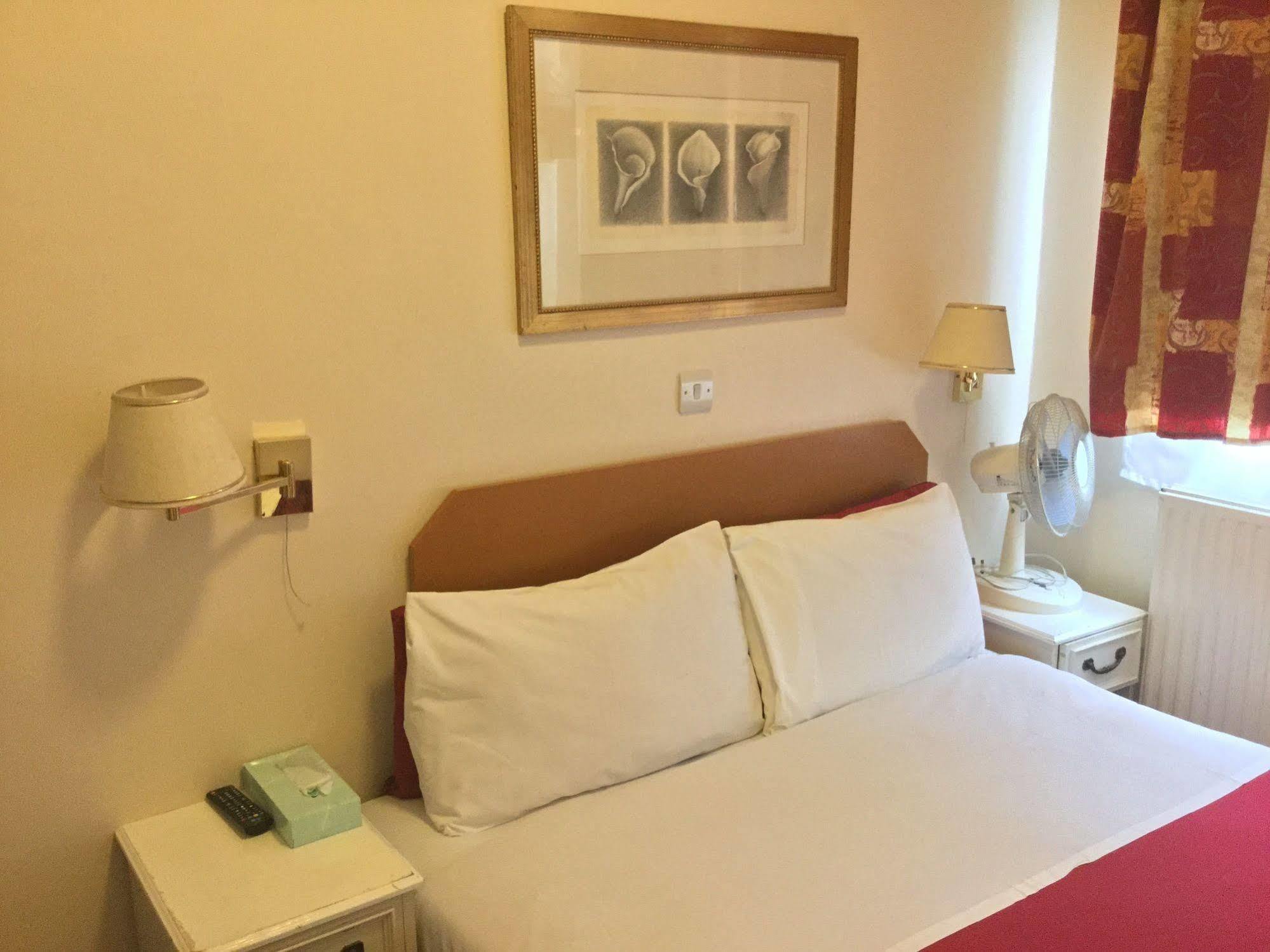 ชิสวิค ลอดจ์ โฮเต็ล Hotel ลอนดอน ภายนอก รูปภาพ